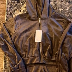 Velour Set Super Soft NWT Size XL. 28” inseam, 17” waist, 20” bust